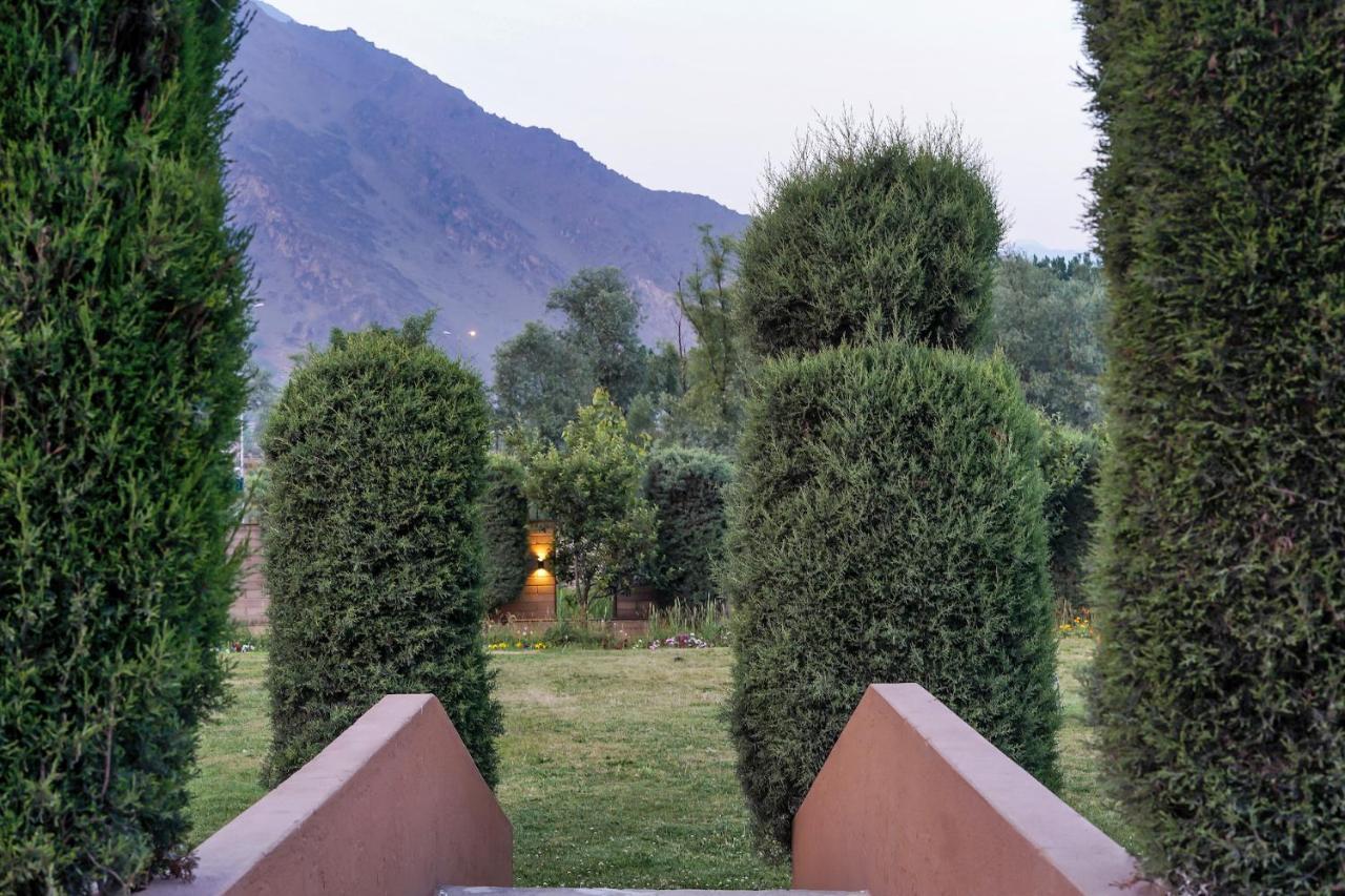 The Chinar Srinagar Hotel Exterior foto